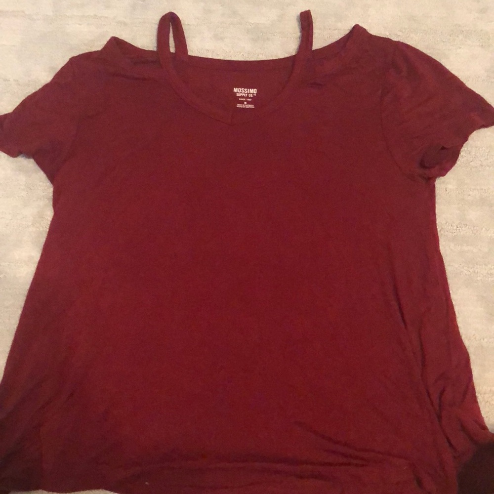 Maroon t shirt